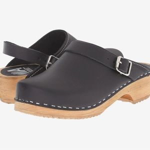 MIA CLOGS Alma size 39 EU/ 7 US in black